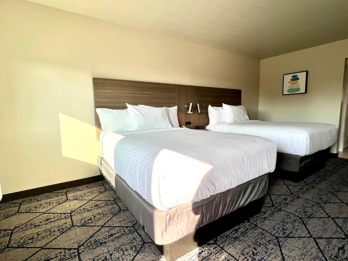 Ramada By Wyndham Modesto Yosemite Area Hotel Exterior foto