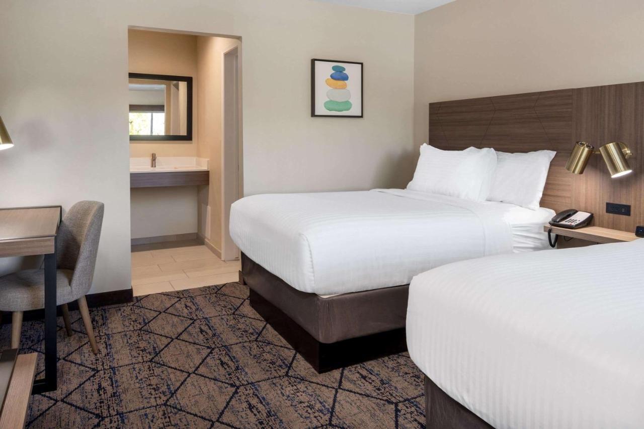 Ramada By Wyndham Modesto Yosemite Area Hotel Exterior foto