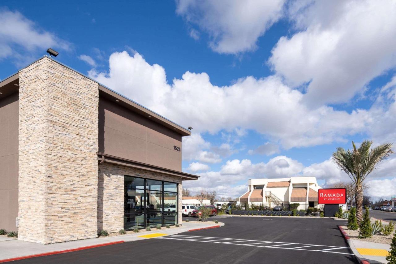 Ramada By Wyndham Modesto Yosemite Area Hotel Exterior foto