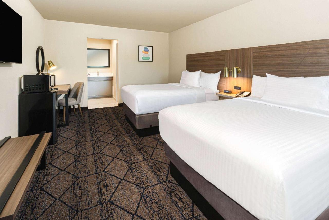Ramada By Wyndham Modesto Yosemite Area Hotel Exterior foto