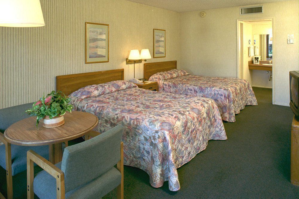 Ramada By Wyndham Modesto Yosemite Area Hotel Exterior foto