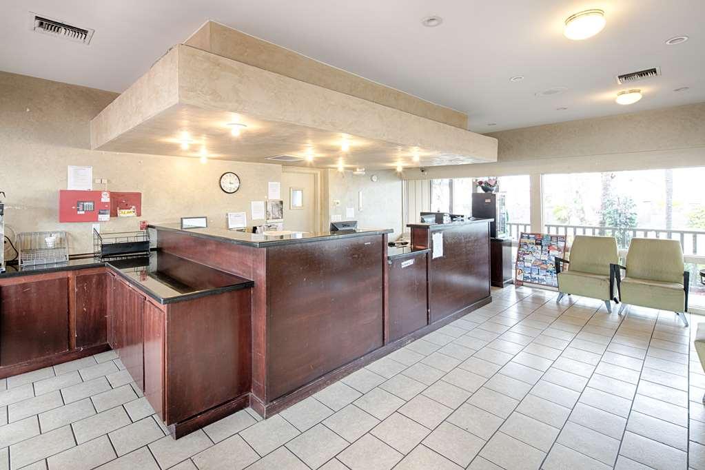 Ramada By Wyndham Modesto Yosemite Area Hotel Interior foto