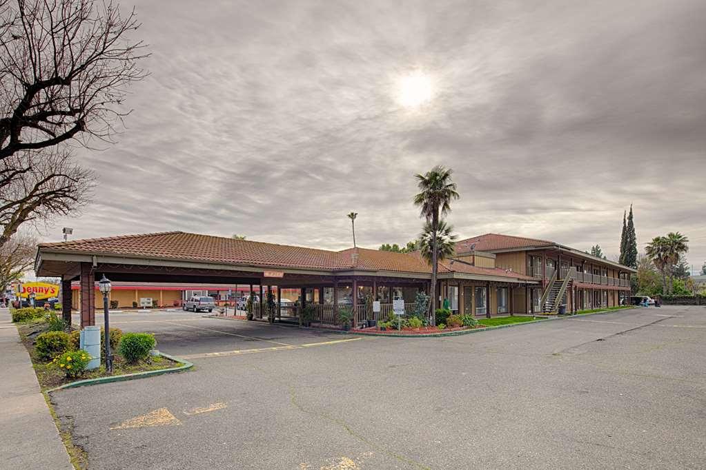 Ramada By Wyndham Modesto Yosemite Area Hotel Exterior foto